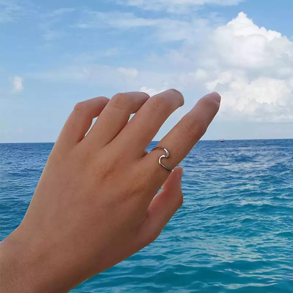NEW Simple Silver Ring - Picture 4 of 7